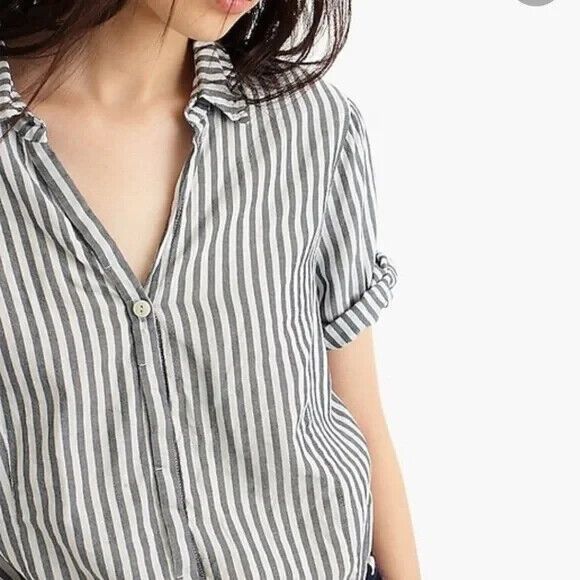 J.Crew XS Chambray Stripe Button Up Shirt Short Sleeve V-Neck Cotton Classicore - Picture 2 of 15